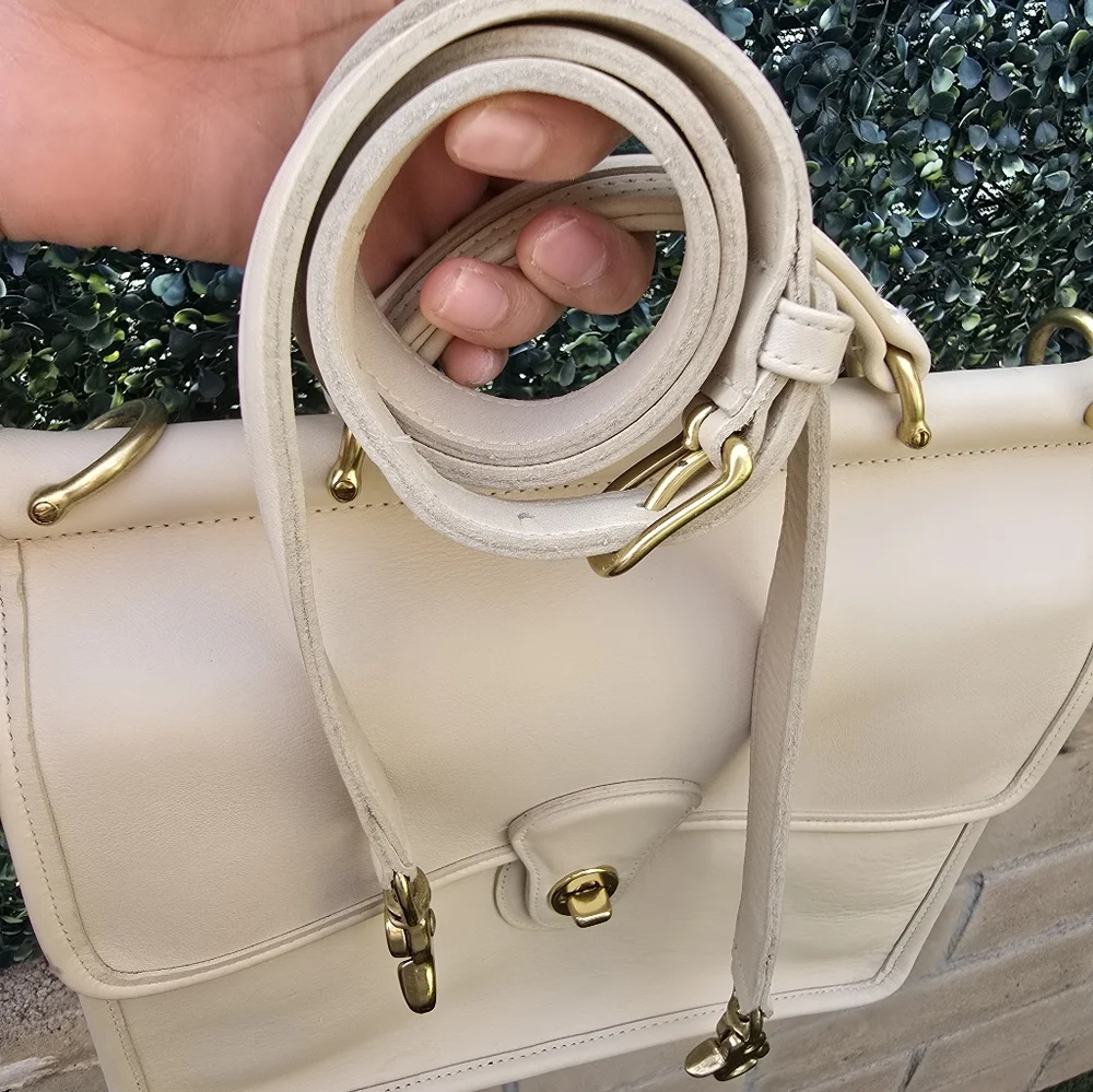 Vintage Coach Cream Leather Women's Bag - Picture 14 of 16